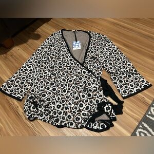 Diane Von Furstenburg Black and White Floral Patterned Wrap Kimono Size 4X